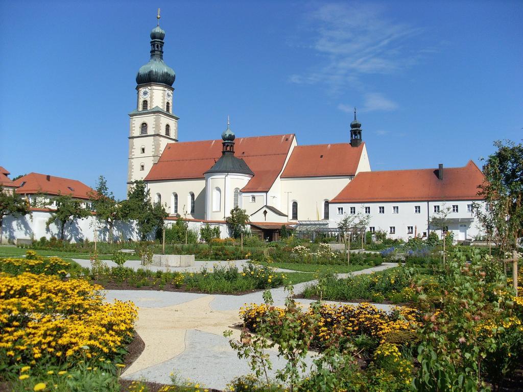 Gasthof - Pension Schamberger Neukirchen beim Heiligen Blut Exterior photo